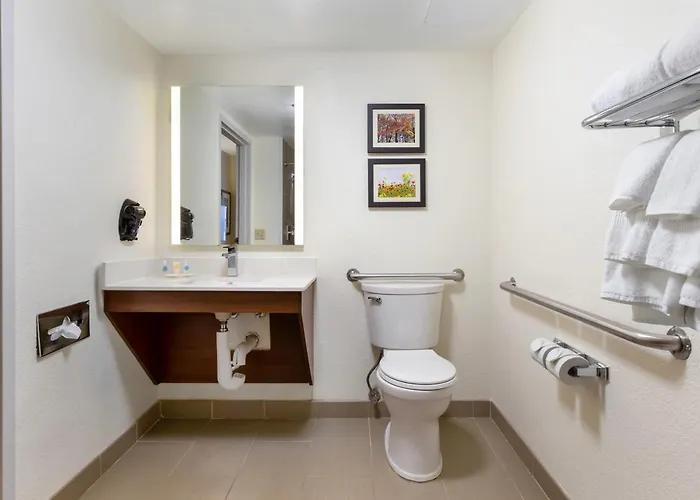 Comfort Suites Hanes Mall