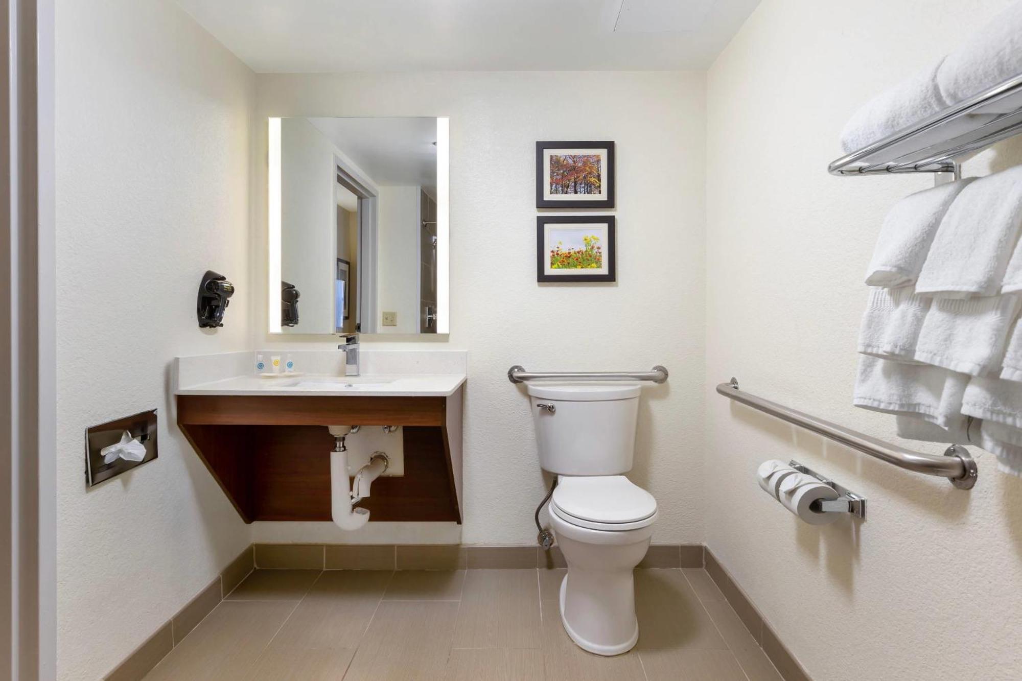 Comfort Hanes Mall 3*