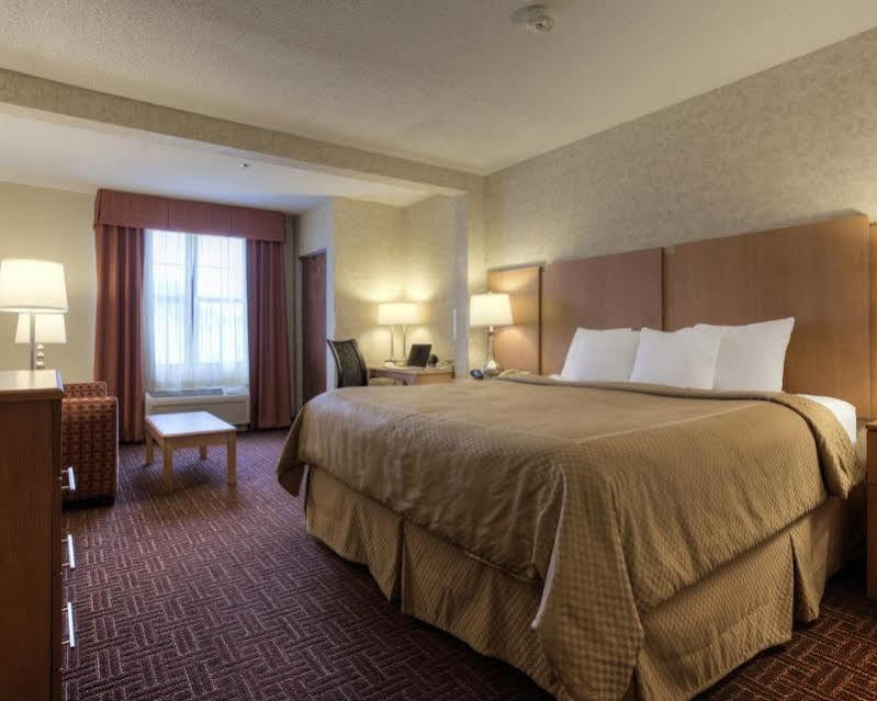 Comfort Hanes Mall Hotel 3*