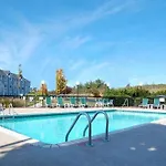 Comfort Suites Hanes Mall 