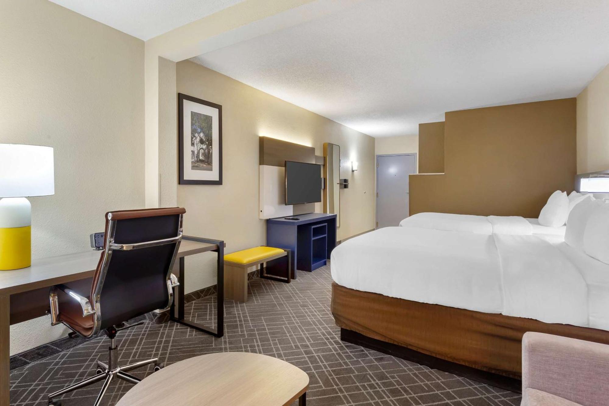 Hotel Comfort Hanes Mall