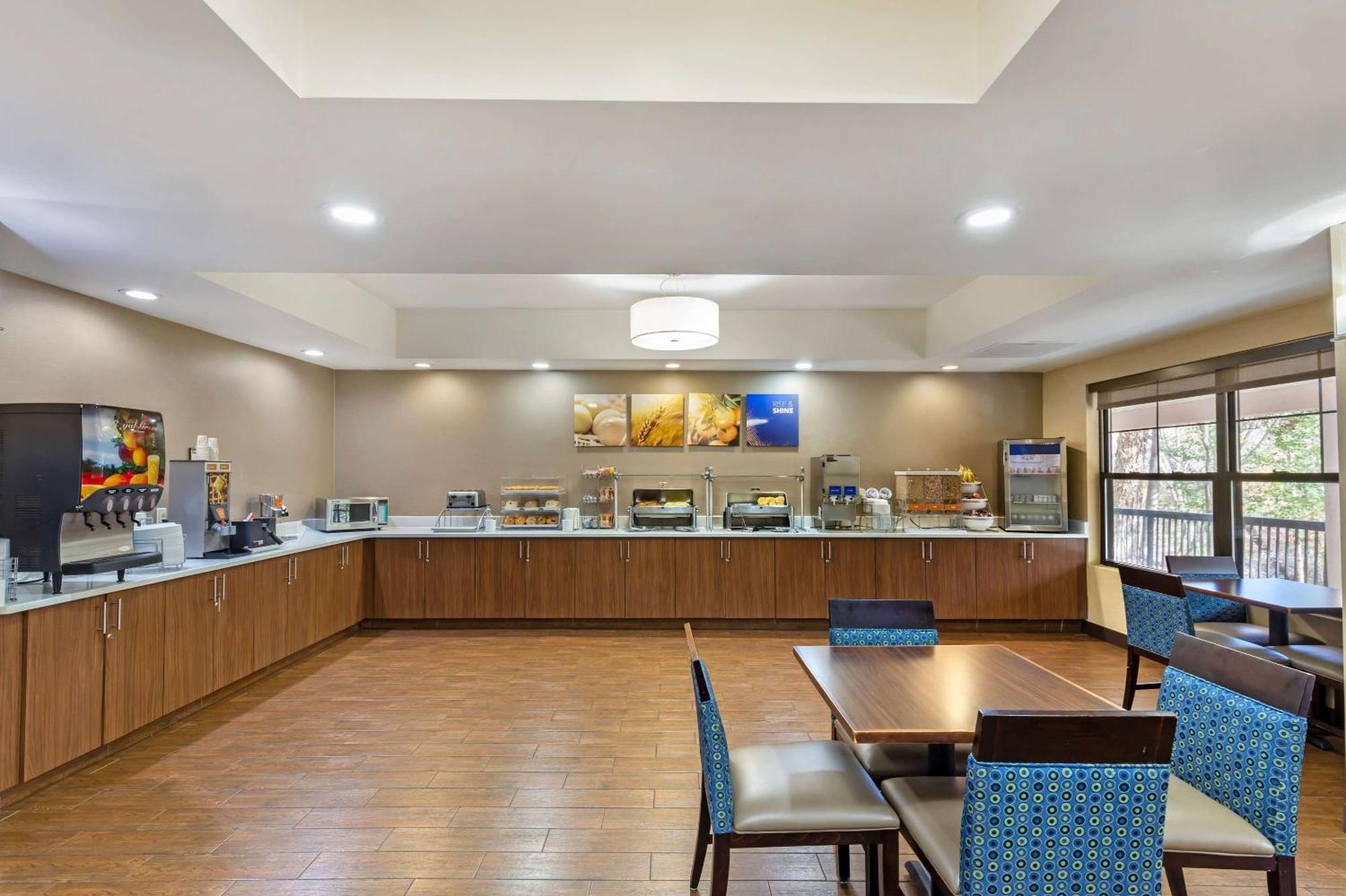 Hotel Comfort Hanes Mall