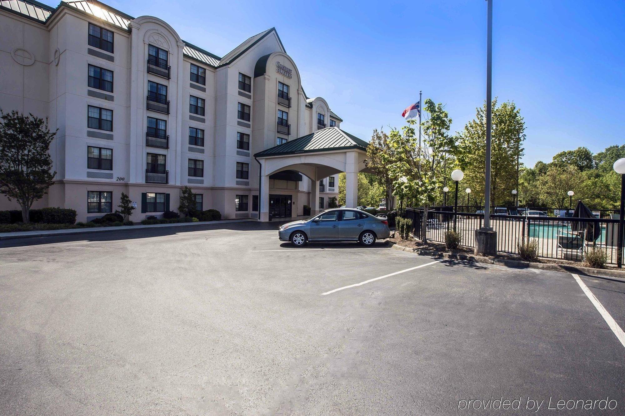 Hotel Comfort Hanes Mall 3*