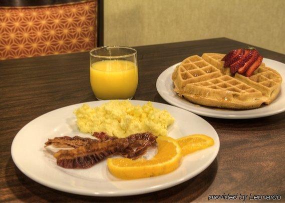 Comfort Hanes Mall Hotel 3*