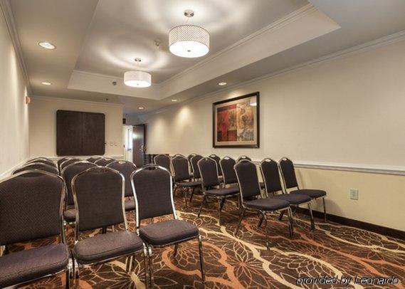 Comfort Hanes Mall Hotel 3*