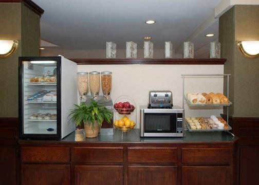 Comfort Hanes Mall Hotel 3*