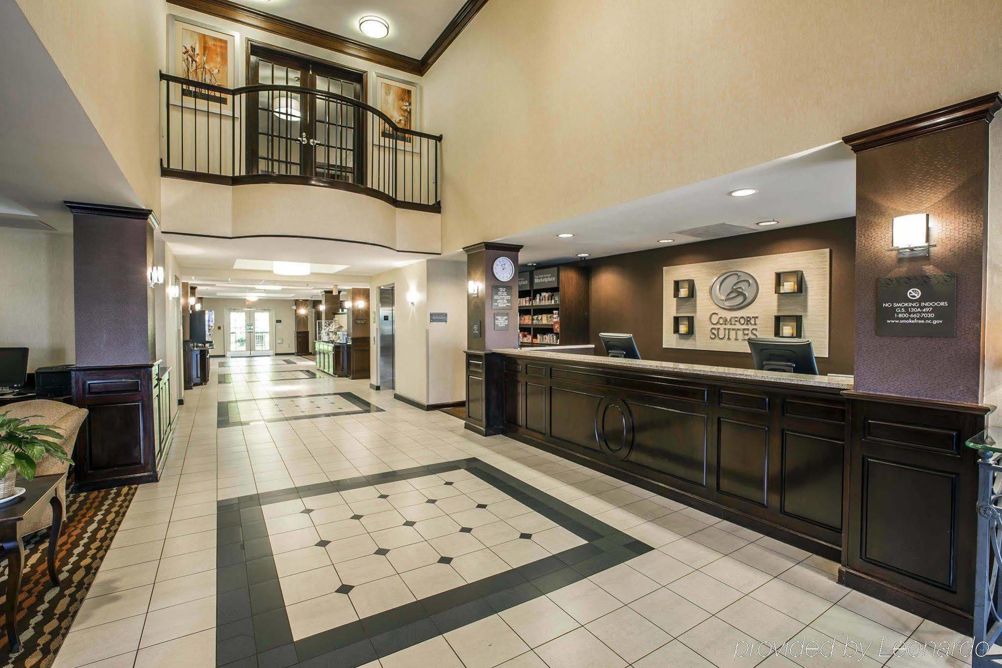 Hotel Comfort Hanes Mall 3*